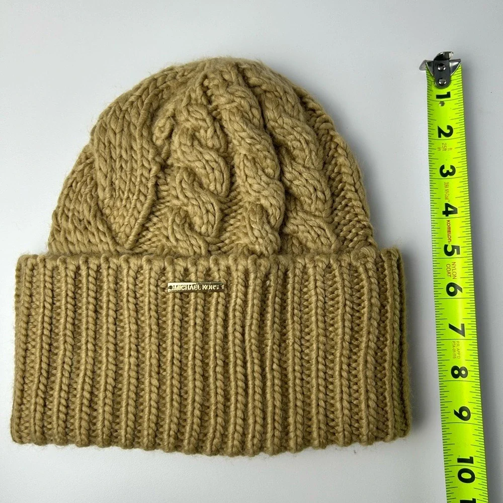 Michael Kors Women Beige Cable Knit Cuff Beanie Hat‎